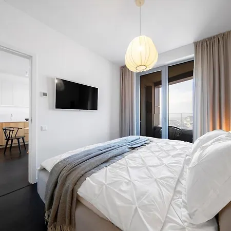 Ah Sky Park 2c-castle View 25th Floor-parking Μπρατισλάβα