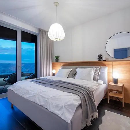 Ah Sky Park 2c-castle View 25th Floor-parking * Μπρατισλάβα