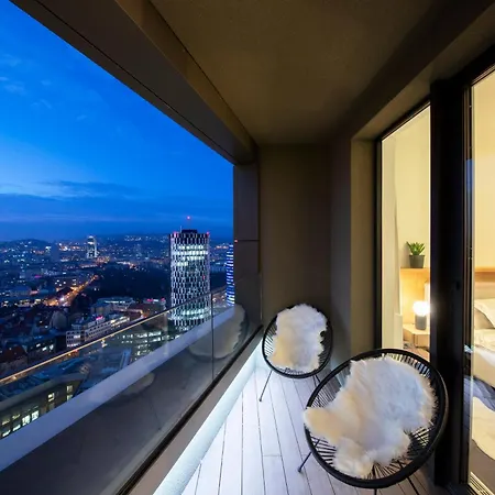 Ah Sky Park 2c-castle View 25th Floor-parking Apartment Bratislava